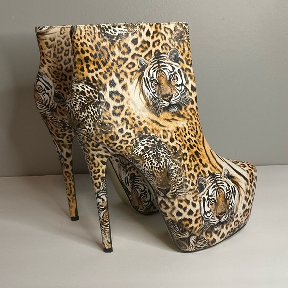 Animal Print Bootie (Size 9) - Picture 4 of 4
